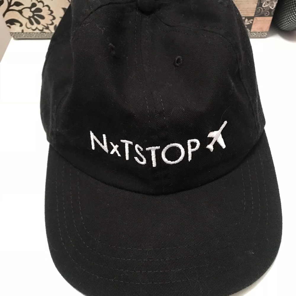 Black travel baseball hat never worn
